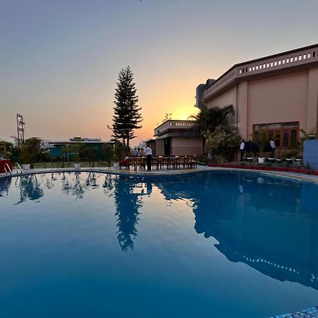 Hotel Padmini Palace Rāni Pokhri Exterior photo