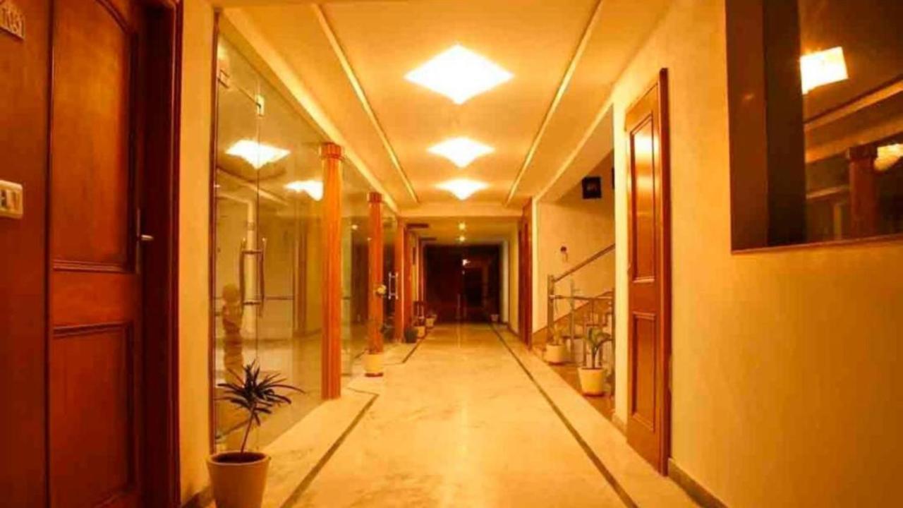 Hotel Padmini Palace Rāni Pokhri Exterior photo
