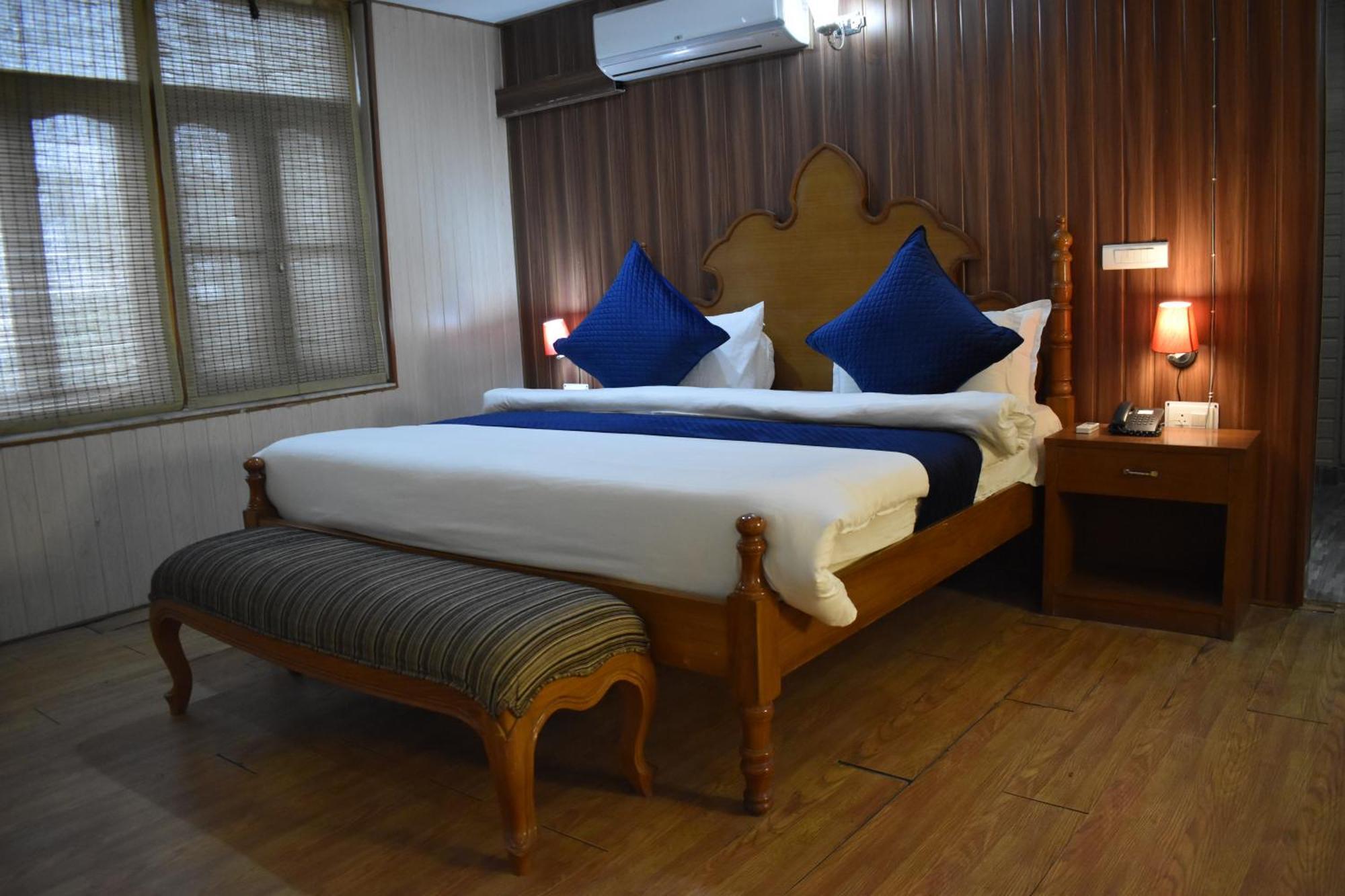 Hotel Padmini Palace Rāni Pokhri Exterior photo