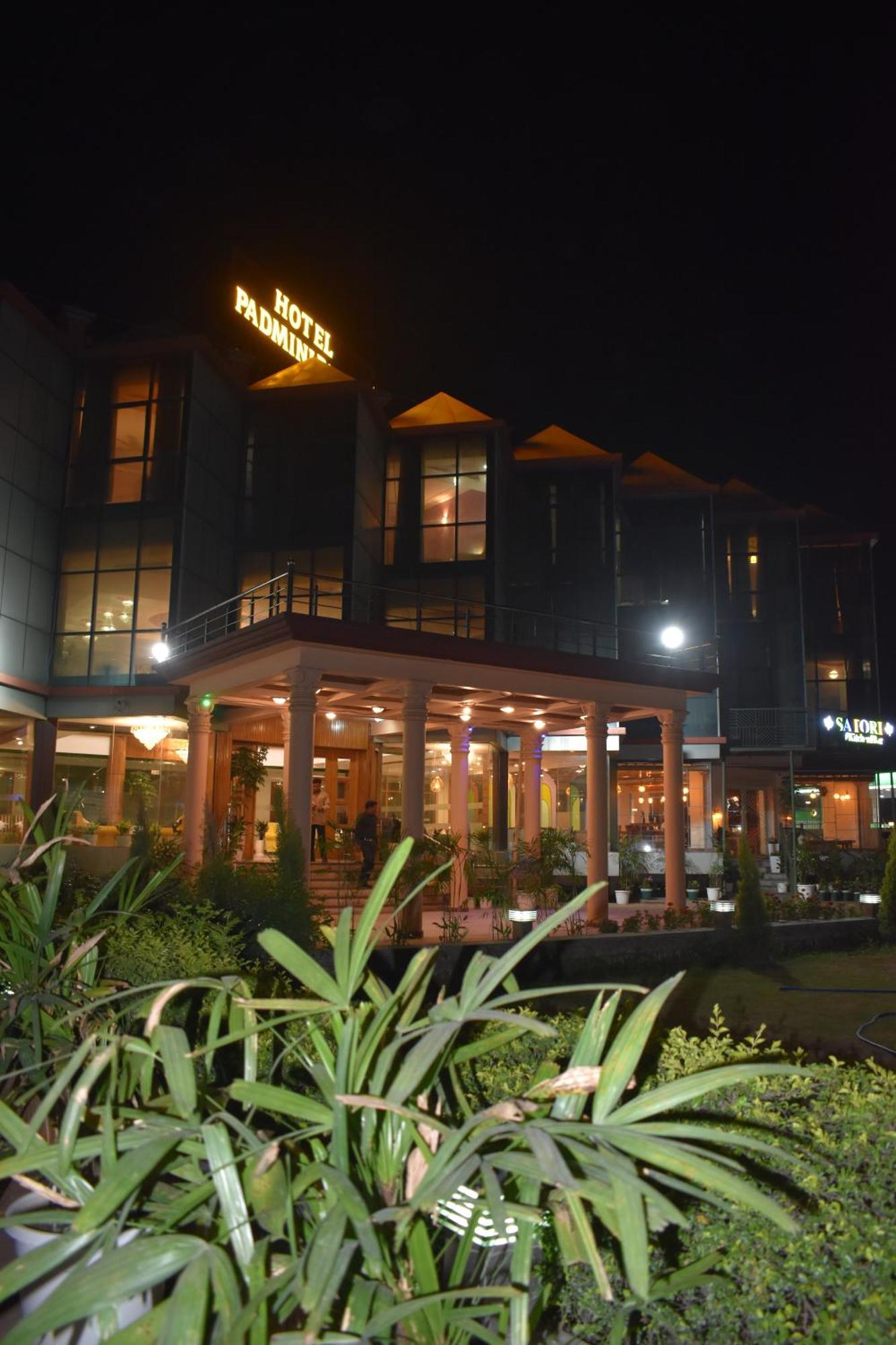 Hotel Padmini Palace Rāni Pokhri Exterior photo
