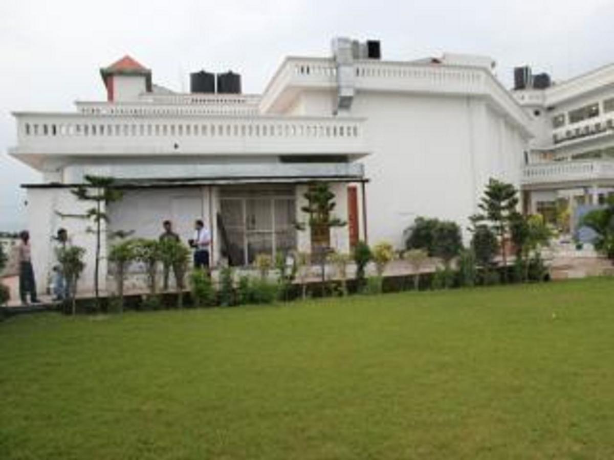 Hotel Padmini Palace Rāni Pokhri Exterior photo