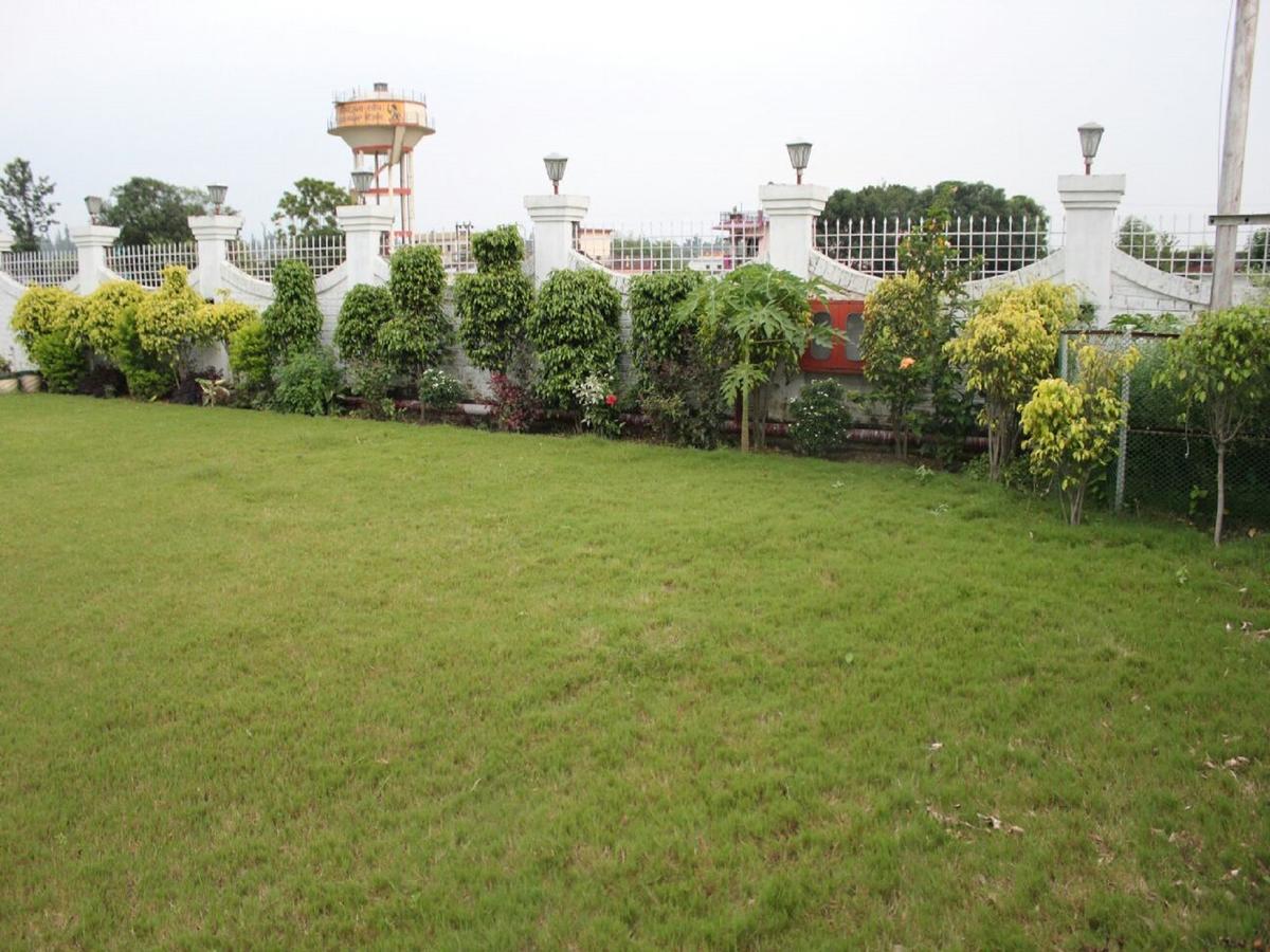 Hotel Padmini Palace Rāni Pokhri Exterior photo